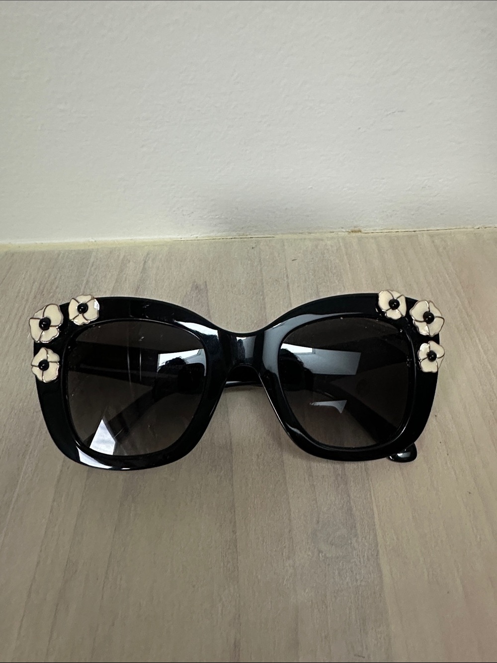 kate spade Hello Sunshine Sunglasses with Cream Floral Accents